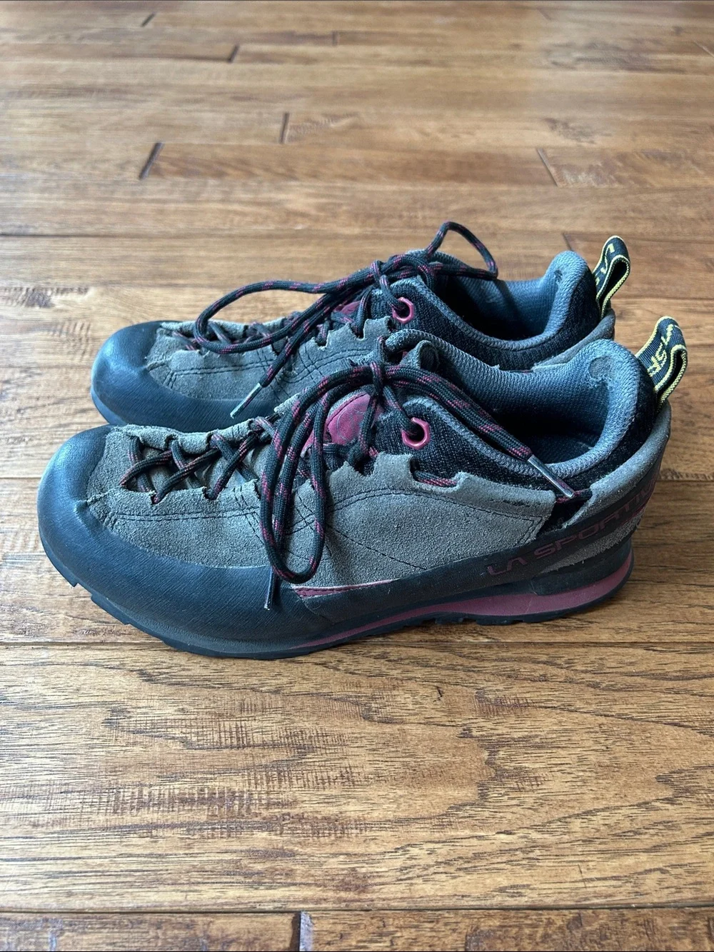 La Sportiva Boulder X Approach Shoes Hiking Outdoor Carbon Beet Womens Size 7.5